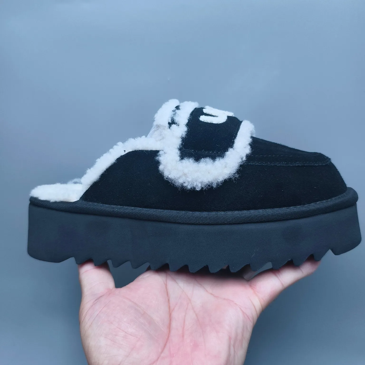 💰480 UGG sheepskin all-in-one snow boots 1208 Thick-soled curly fur casual fur flip flops with large logo Color: maroon sand antelope brown black chocolate Code number: 35-40 yards